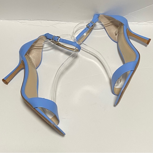 VINCE CAMUTO SANDALS - Picture 4 of 11